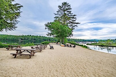 Lakes & Mountain Experience! 4 Seasons Getaway -- 3 Bed 1.5 Bath Cozy Cabin