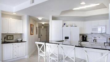 Oven, stovetop, ice maker