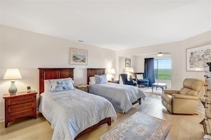 Unclassified image, 4 of 18, button