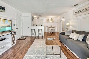 TV, DVD player - One-bedroom sleeps 4 with sleeper sofa, complex has 2 pools, tennis courts, playground, large pond, walking distance to pier village and less than a mile to public beach access. (St Simons Island)