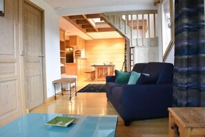 Living area - 300m from shops, 3rd floor, balcony, ski locker, 100m², Méribel (Méribel - Les Allues)