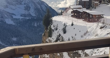 Studio 4 P ideally located with magnificent view