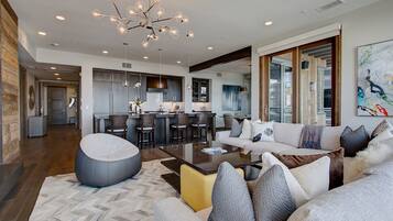 Suite, 3 Bedrooms | Interior