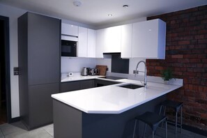 Apartment, 2 Queen Beds | Private kitchen - Immaculate 2-bed House in Manchester (Manchester)