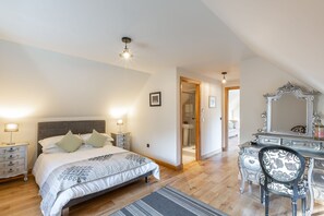 5 عدّة غرف نوم ومكواة/لوح كي وسرير سفر وواي فاي مجانًا