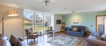 The Stables - near St Andrews Sleeps 10