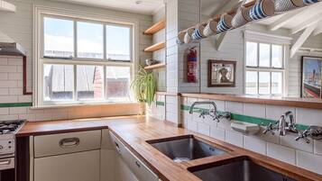 Microwave, oven, stovetop, dishwasher