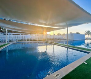 حمّام سباحة خارجي