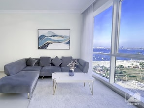 Living room - Luxurious 1B Seaview Apartment in JBR (Dubai)
