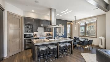 Suite, 4 Bedrooms | Private kitchen