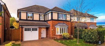 Luxurious Cosy 4BR Home Cheshire