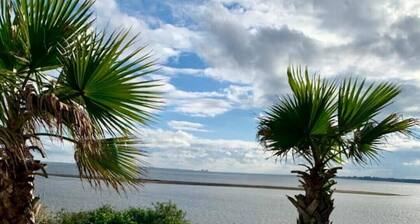 Stunning Studio House with Panoramic Sea View