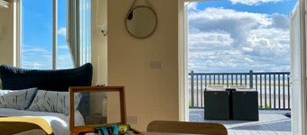 Stunning Studio House with Panoramic Sea View