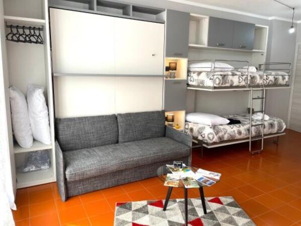 1 bedroom, travel cot, free WiFi, bed sheets