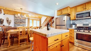 Condo, 2 Bedrooms | Private kitchen | Fridge, oven, coffee/tea maker, toaster