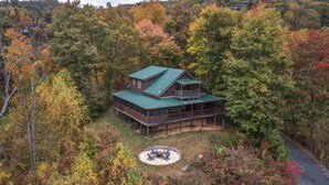 Exterior - Scenic Smoky Mountains Escape w/ Hot Tub (Gatlinburg)