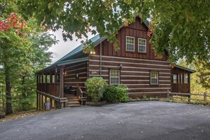 Exterior - Scenic Smoky Mountains Escape w/ Hot Tub (Gatlinburg)