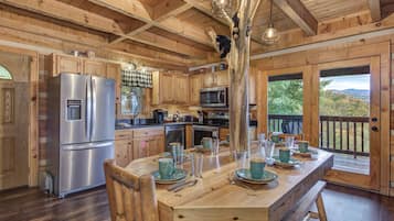 Cabin, Multiple Beds, Hot Tub, Mountain View (Chubby & Cubby's Den) | Private kitchen | Fridge, microwave, oven, stovetop