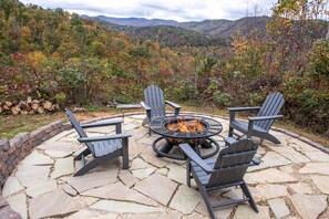 Property grounds - Scenic Smoky Mountains Escape w/ Hot Tub (Gatlinburg)