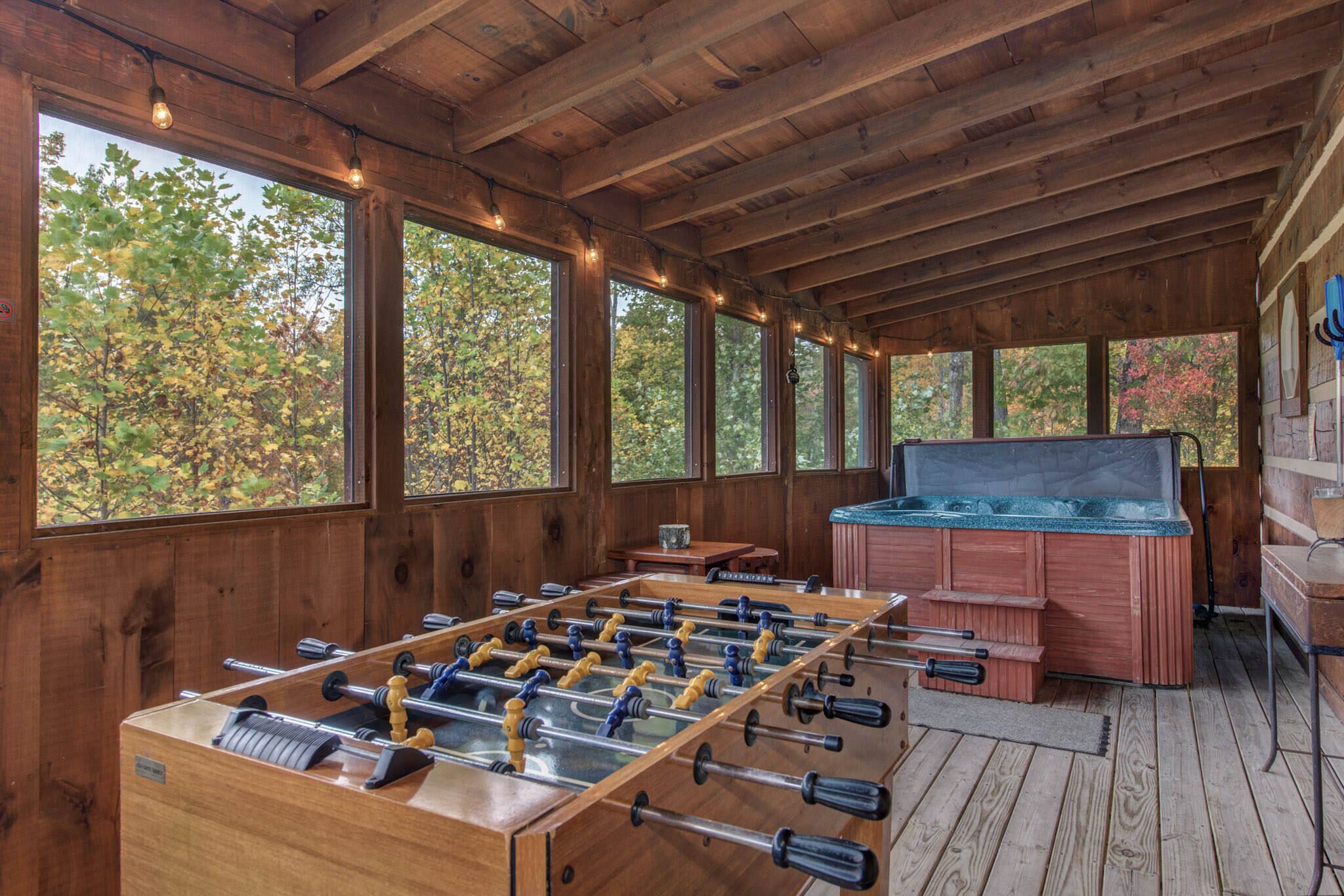 Cabin, Multiple Beds, Hot Tub, Mountain View (Chubby & Cubby's Den) | Interior