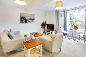 Apartment, 1 Queen Bed | Interior