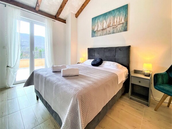 Villa (Three Bedroom Villa with Swimming Poo) | 3 Schlafzimmer, Babybetten