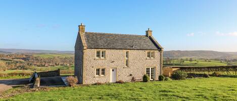 Cottage | Property grounds
