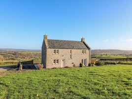 Cottage | Property grounds