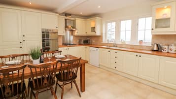 Fridge, dishwasher, electric kettle, toaster