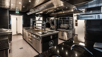 Petit déjeuner, déjeuner et dßner servis sur place
