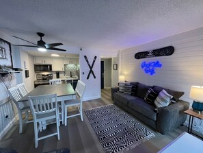 Smart-tv, eldstad och tv-spel