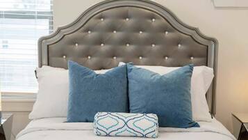 1 bedroom, desk, iron/ironing board, WiFi