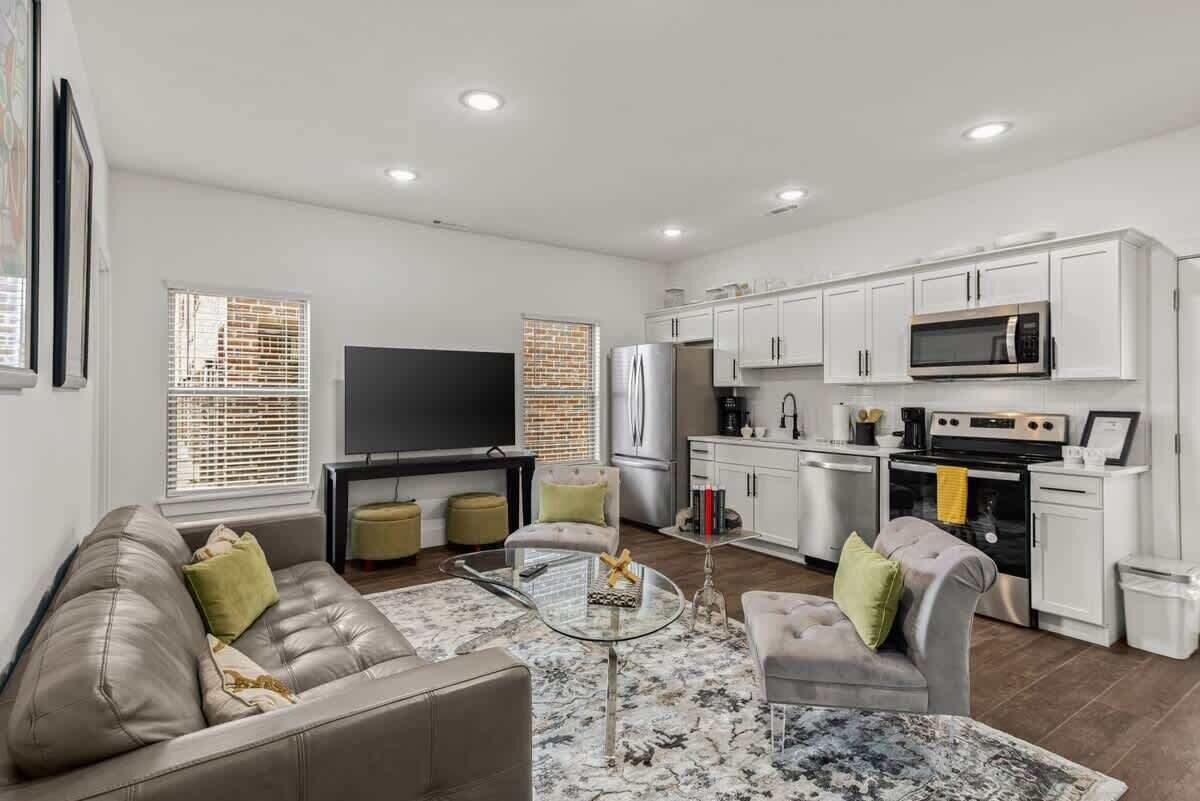 Een televisie en een kantoor