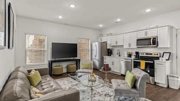 Een televisie en een kantoor