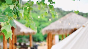 Property grounds - Son's Guadalupe Glamping Tent E (New Braunfels)