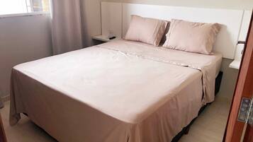 1 habitación, colchones con pillow-top y muebles diferentes