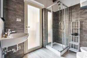 Unclassified image, 3 of 27, button