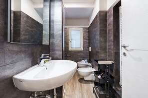 Unclassified image, 3 of 35, button