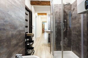 Unclassified image, 2 of 35, button