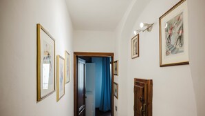 Interior - Chiasso degli Armati (Firenze)