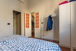 2 bedrooms, iron/ironing board, free WiFi, bed sheets - Ricasoli Apartment - Two Bedroom Apartment, Sleeps 4 (Firenze)