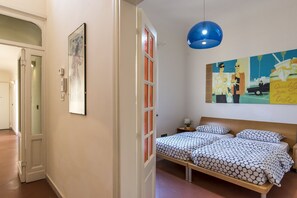 2 chambres, fer et planche à repasser, Wi-Fi gratuit, draps fournis