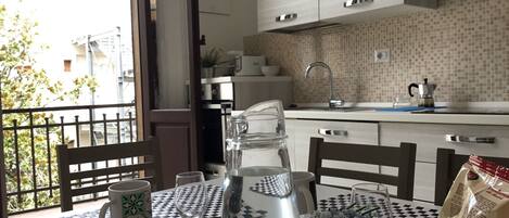 Réfrigérateur, four, plaque de cuisson, lave-vaisselle