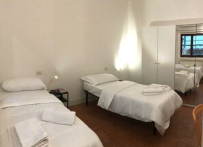 2 camere, ferro/asse da stiro, Wi-Fi gratuito, lenzuola