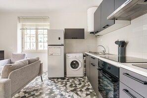Fridge, microwave, oven, stovetop - Buonarroti Apartment (Firenze)