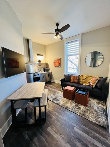 'Sangre De Orange'- apartment in Historic Florence Colorado