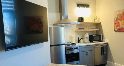 'Sangre De Orange'- apartment in Historic Florence Colorado