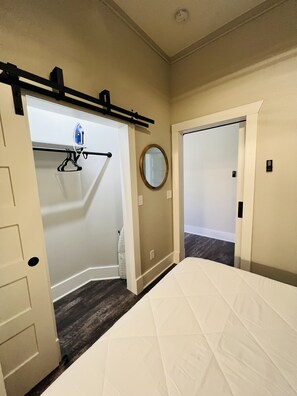 1 chambre, fer et planche à repasser, Wi-Fi gratuit, draps fournis