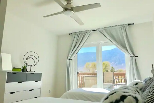 4 bedrooms, desk, free WiFi, bed sheets