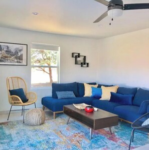 Smart TV, fireplace, ping pong